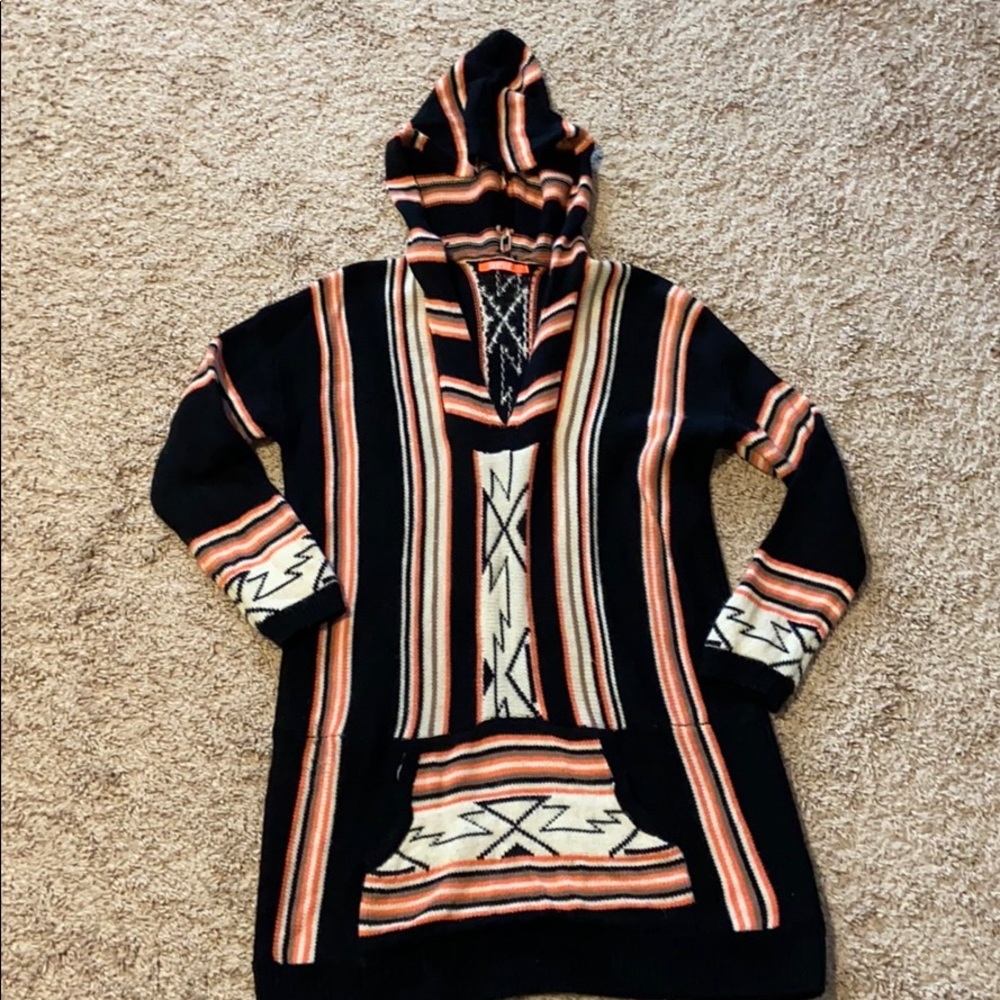 Long poncho size small by Llove